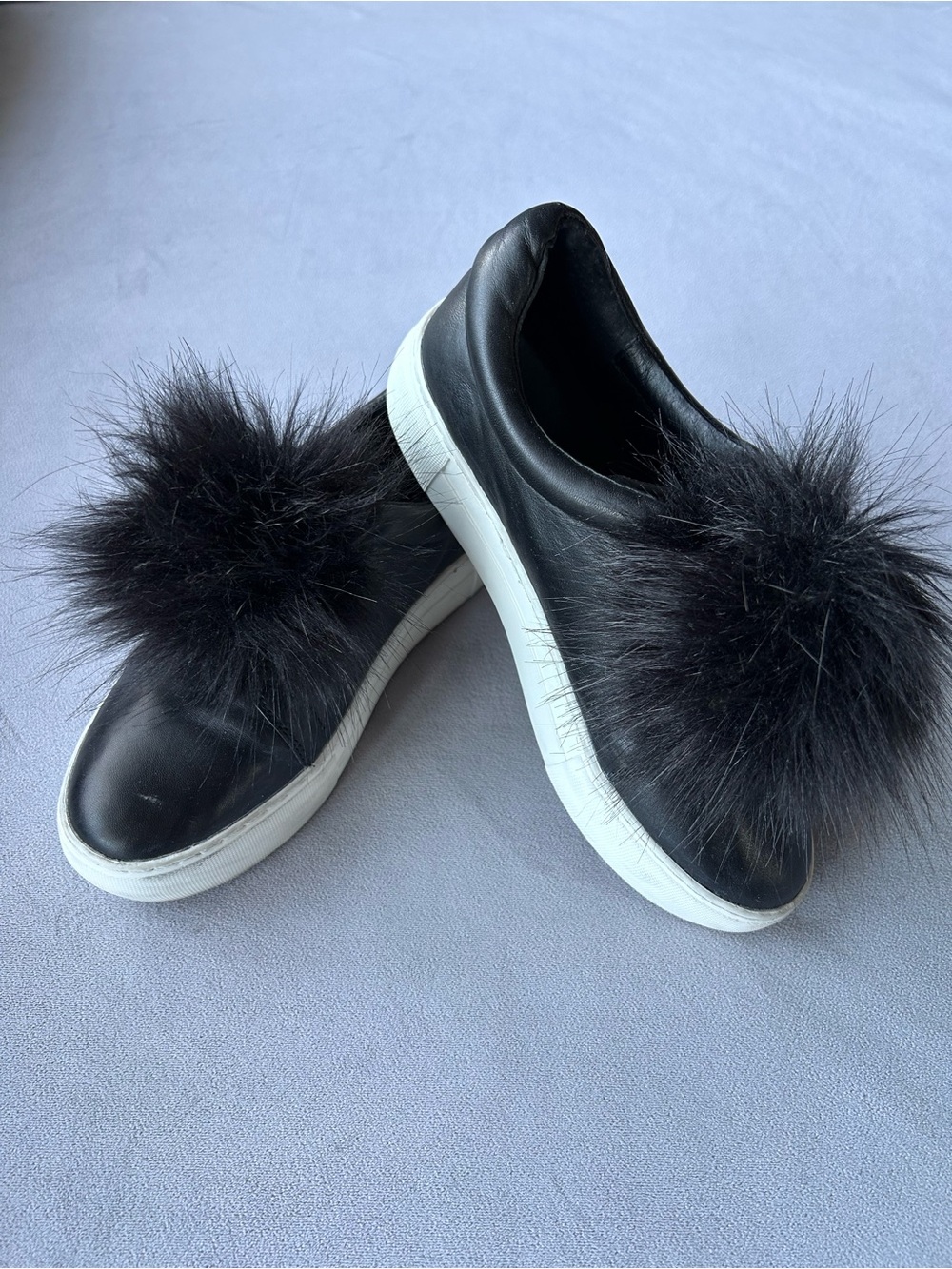 J/Slides ~ Slip On Sneaker with Faux Fur Pom ~ Women’s Size 6